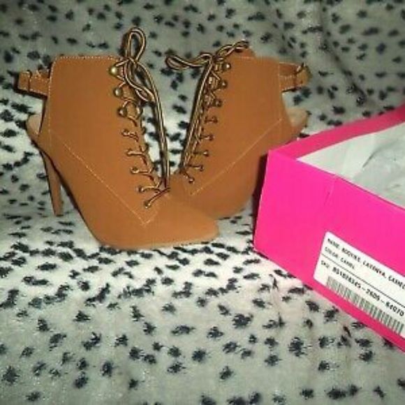 NEW! SHOEDAZZLE LAVANYA STILETTO HIKER BOOTIE CAMEL ANKLE BOOTS~WOMENS SIZE 7 - Picture 2 of 8